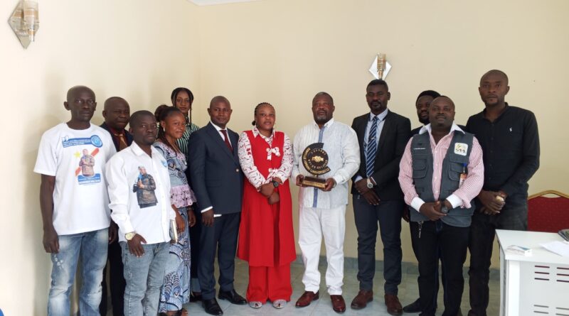 Ituri : un trophée pour Saidi Shishombo, acteur de développement