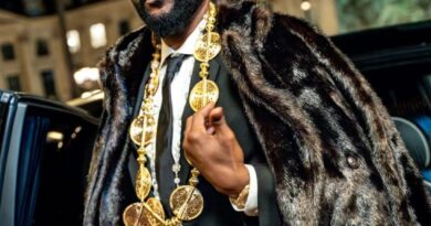 RDC : Fally Ipupa entre dans l’histoire en devenant Chevalier de l’Ordre national du Léopard