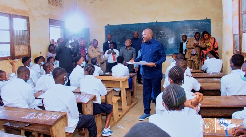 Haut-Uele : le gouverneur Jean Bakomito Gambu lance officiellement l’Examen d’État 2026