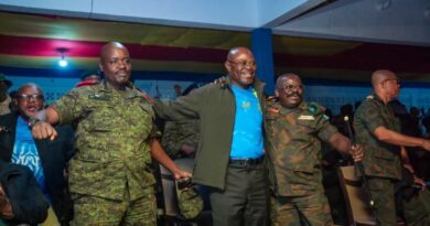Moanda : le VPM de la Défense célèbre la victoire des Léopards avec les FARDC