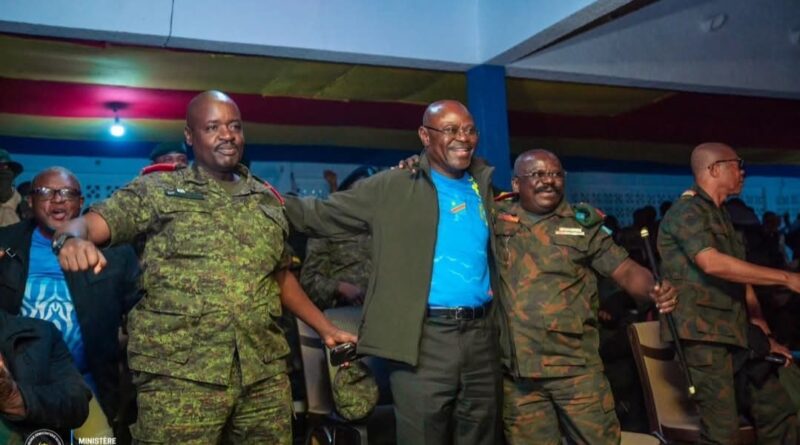 Moanda : le VPM de la Défense célèbre la victoire des Léopards avec les FARDC