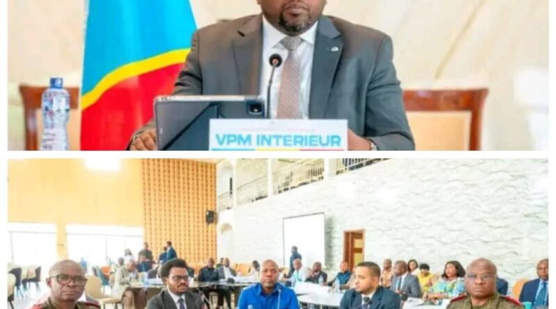 KISANGANI : Le Gouverneur Jean Bakomito Gambu aux côtés du VPM Jacquemain Shabani pour une synergie sécuritaire autour de 5 provinces