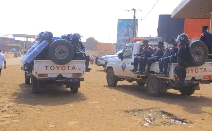 Les policiers sur terrain