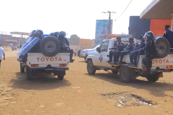 Les policiers sur terrain