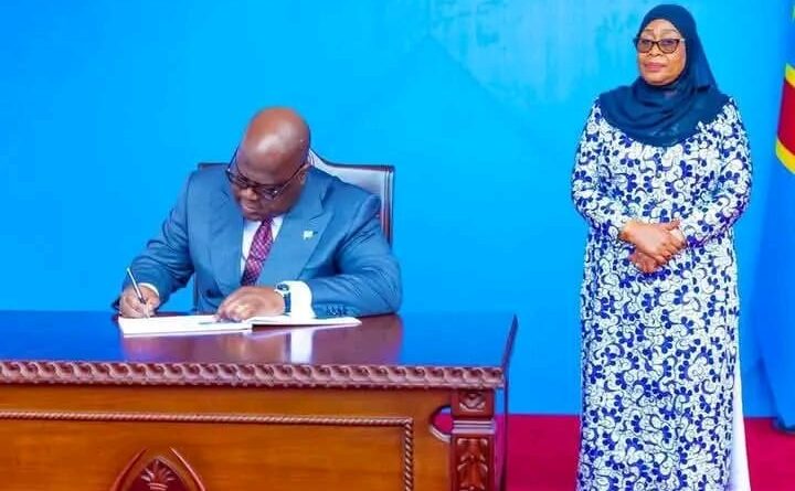 RDC–Tanzanie : Félix Tshisekedi reçu à Zanzibar pour renforcer la coopération bilatérale Photo de la cérémonie